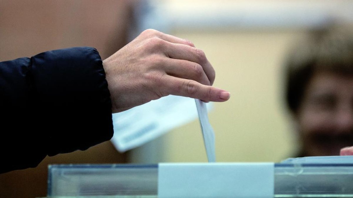 Ciutadans apuntala el seu ascens i dóna el 'sorpasso' a Podemos, segons el CIS