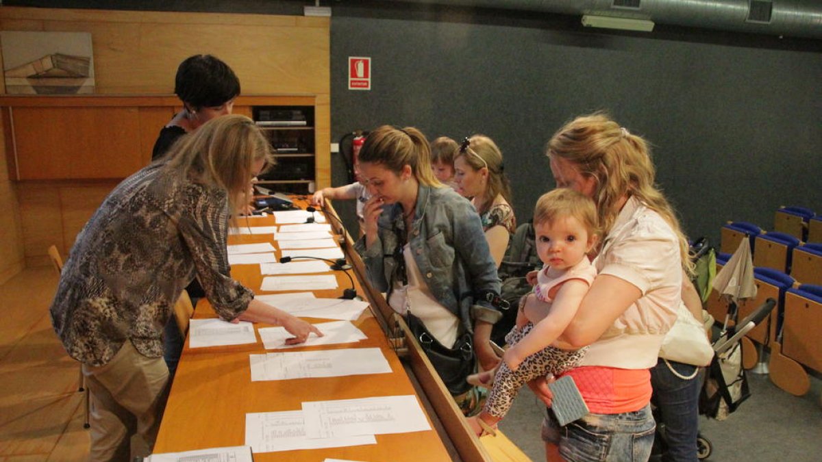 La setmana passada es va celebrar el sorteig per desfer els empats a punts de la preinscripció.