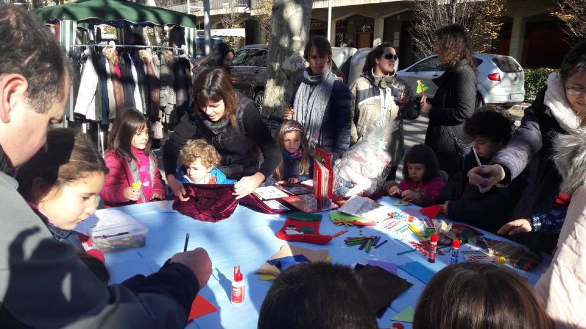 La iniciativa va comptar amb activitats per als més petits com un taller de manualitats.