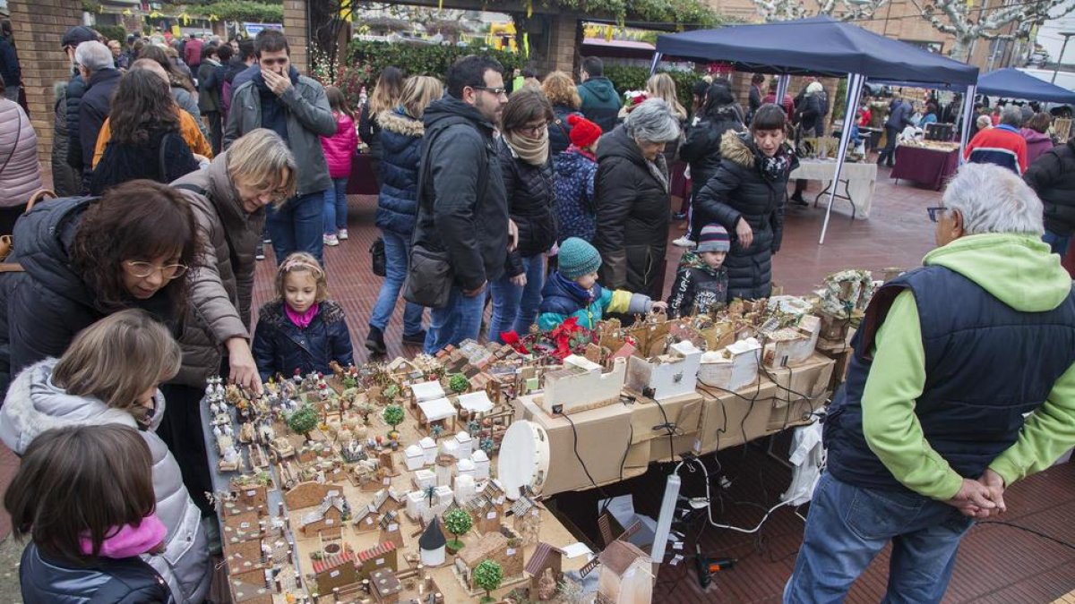 Bellpuig es bolca en el mercat nadalenc
