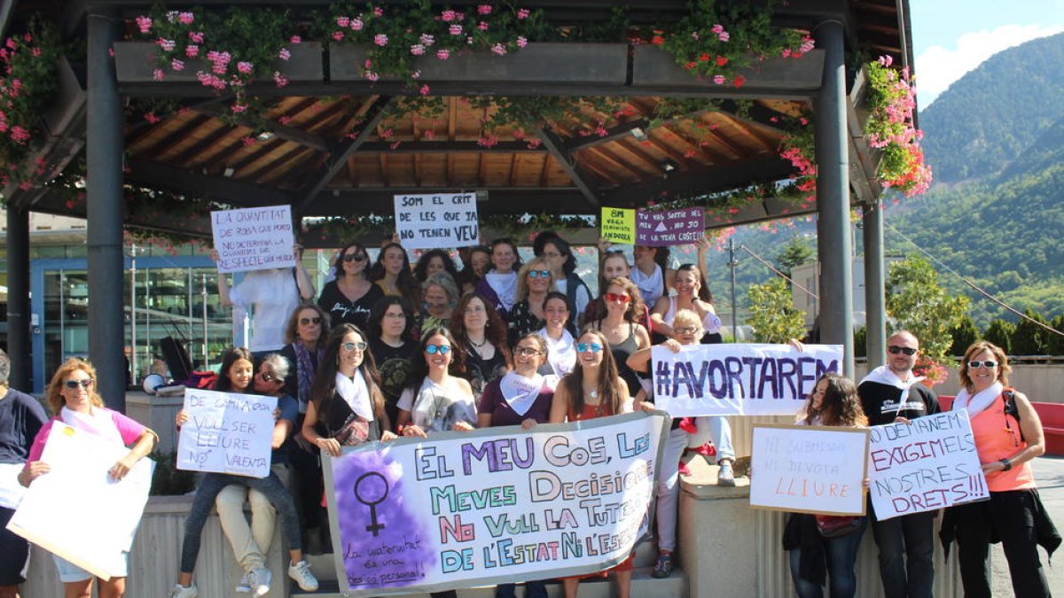 Protesta de colectivos a favor de despenalizar el aborto en Andorra el pasado mes de septiembre.