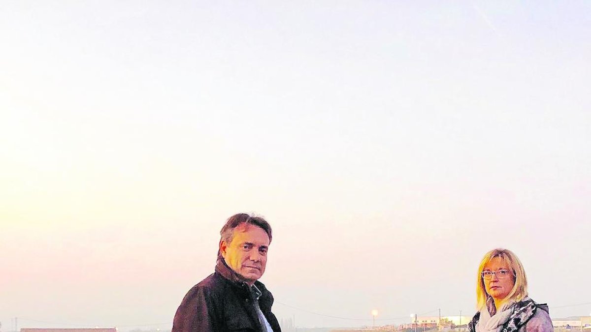 L’alcalde, Josep Ibarz, i la regidora d’Urbanisme, Montse Noró.