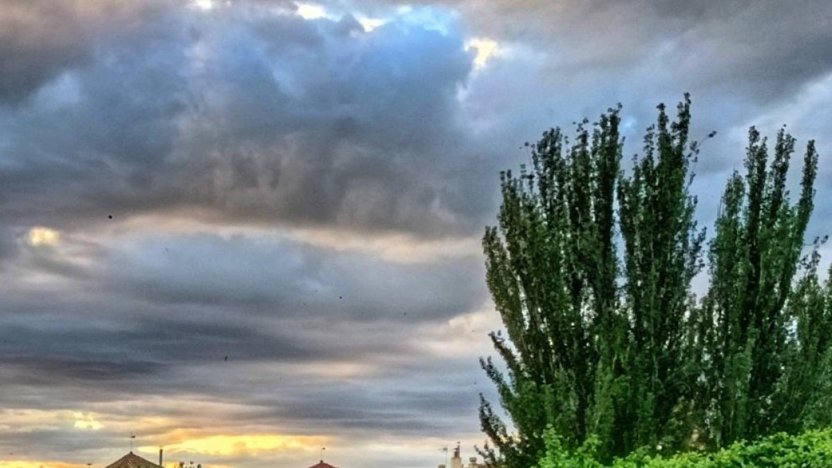 Bonica vista del Terrall, una tarda de núvols. Tere Esqué.