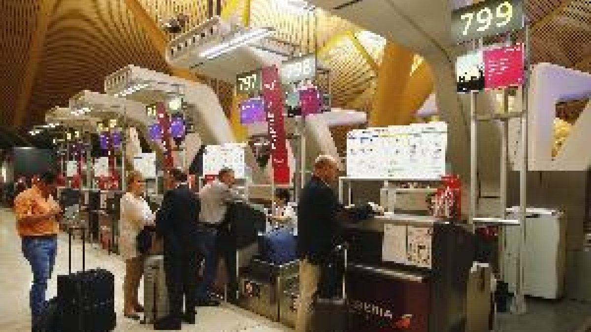El personal de tierra de Iberia convoca cuatro días de huelga en Barcelona