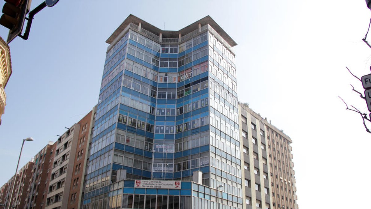 Imagen de archivo del edificio de los sindicatos, donde actualmente solo está la UGT.