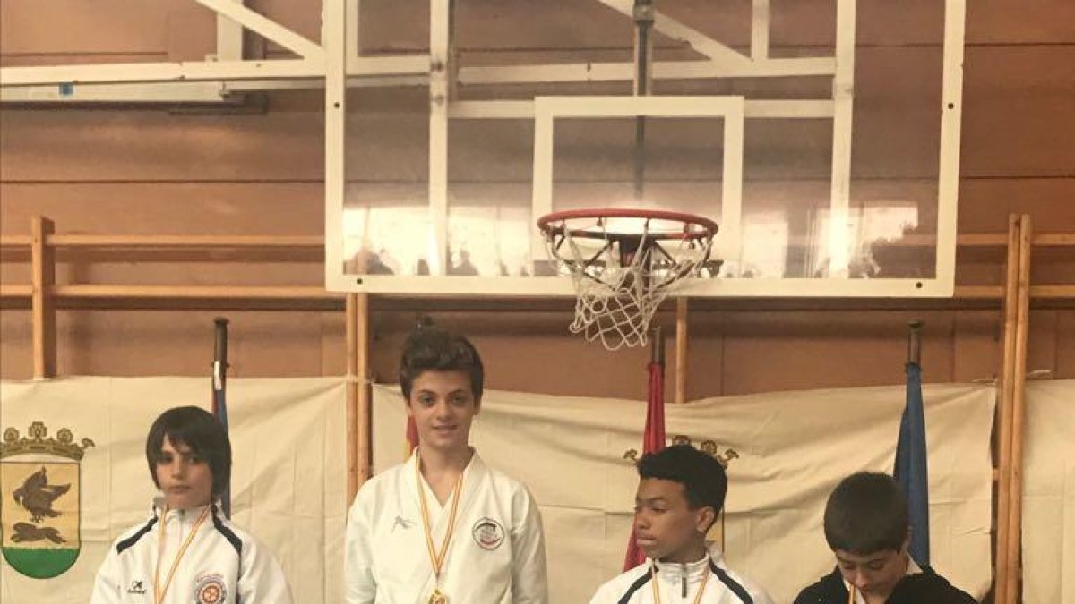 Doble victòria per a Alpicat a l’Estatal de karate wuko