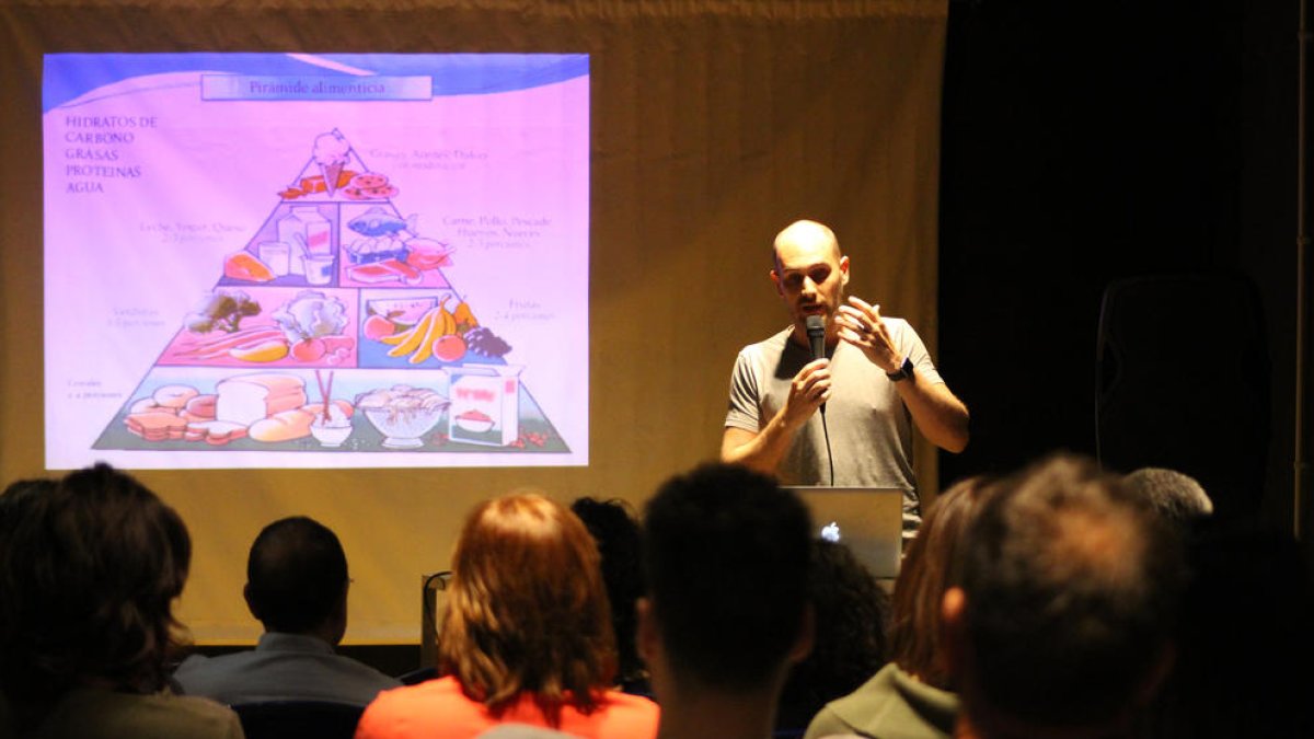 Ponència sobre l’alimentació al bàsquet