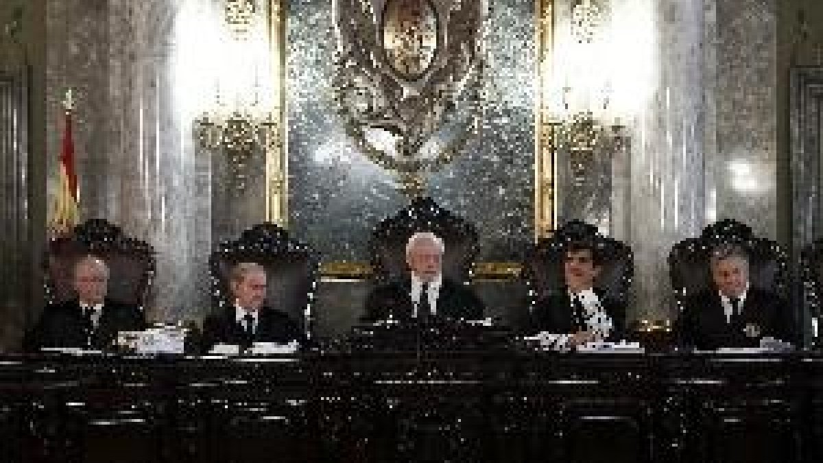 Mas pide al Supremo que le absuelva por el 9N y demuestre que es ecuánime