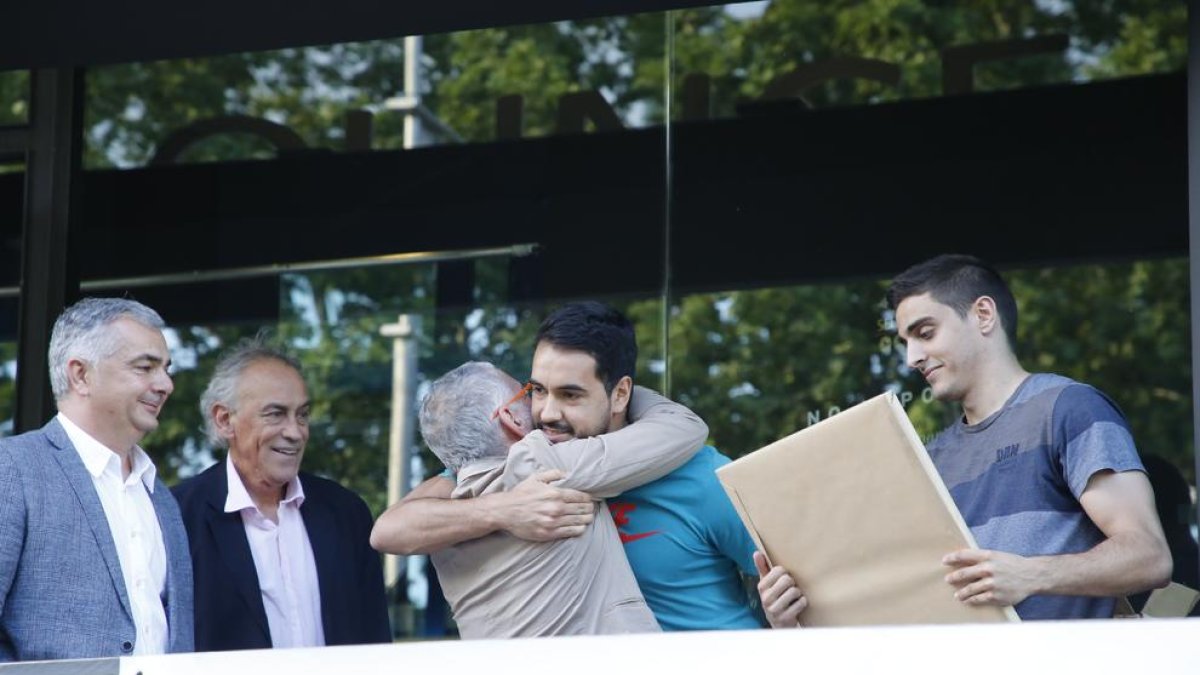 Juanpi Sutina y Marc Rubín de Celis, protagonistas de la fiesta de final de temporada del club.