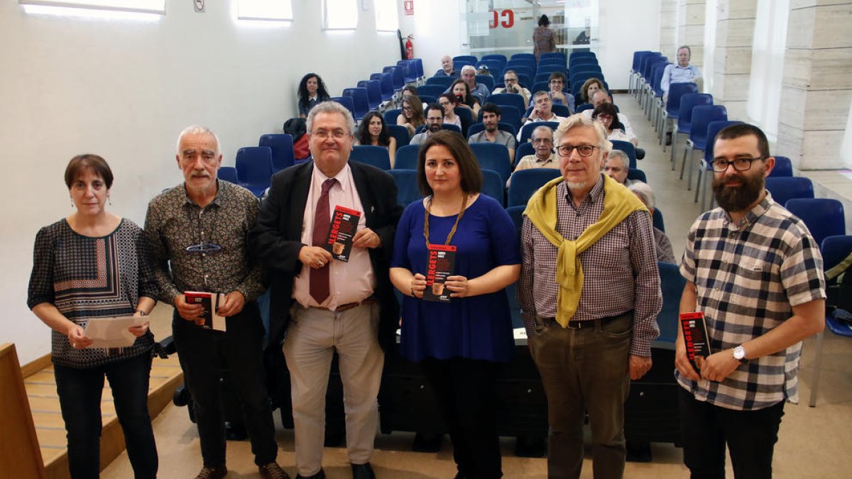 Presentación ayer en la Biblioteca Pública de Lleida de la nueva guía arqueológica ‘Ilergets’.