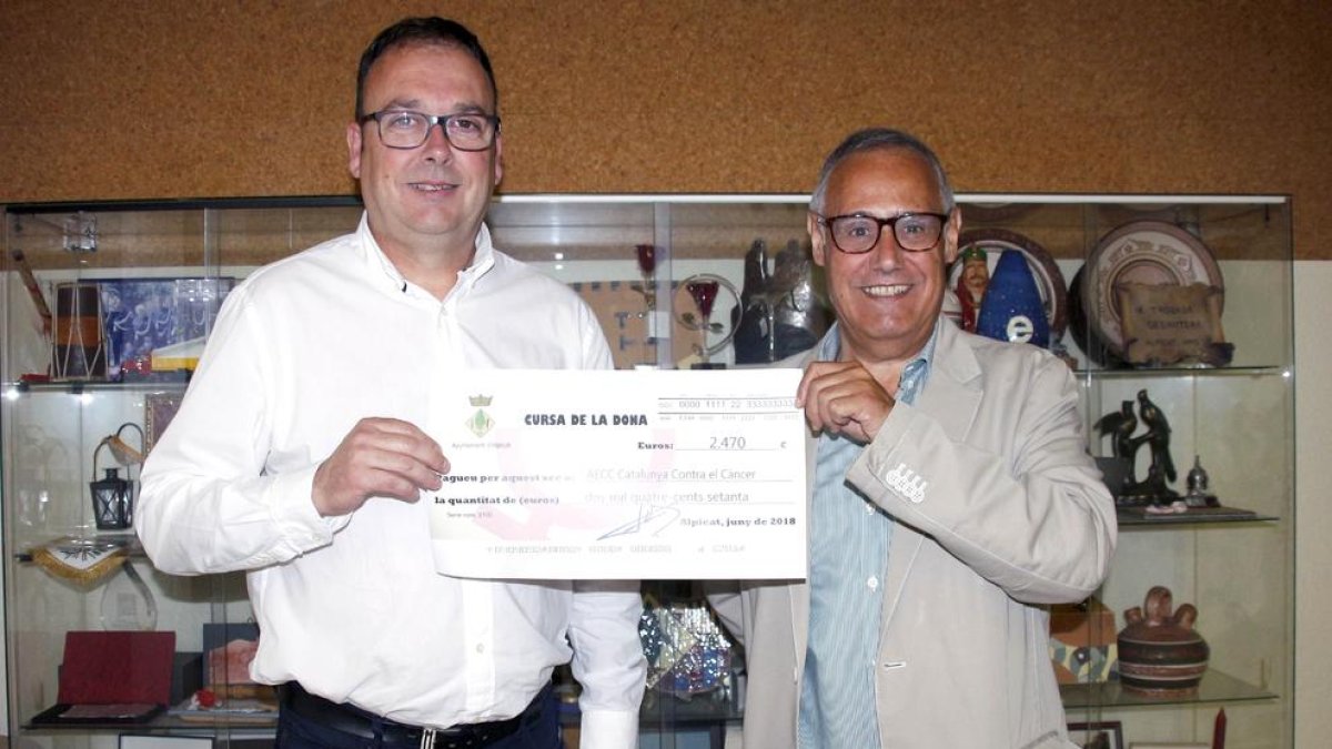 La Cursa de la Dona d’Alpicat entrega 2.470 euros contra el càncer