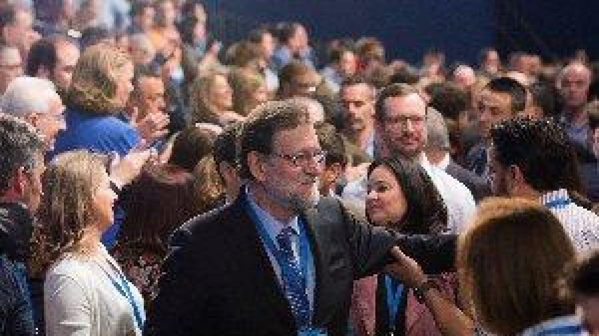 Rajoy respeta a la justicia alemana y asegura que no ha hablado con Merkel