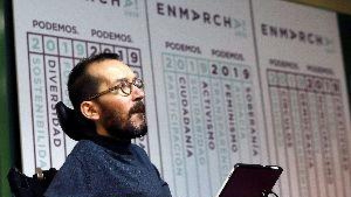 Echenique cree que Rajoy acabará convirtiendo en héroe a Puigdemont