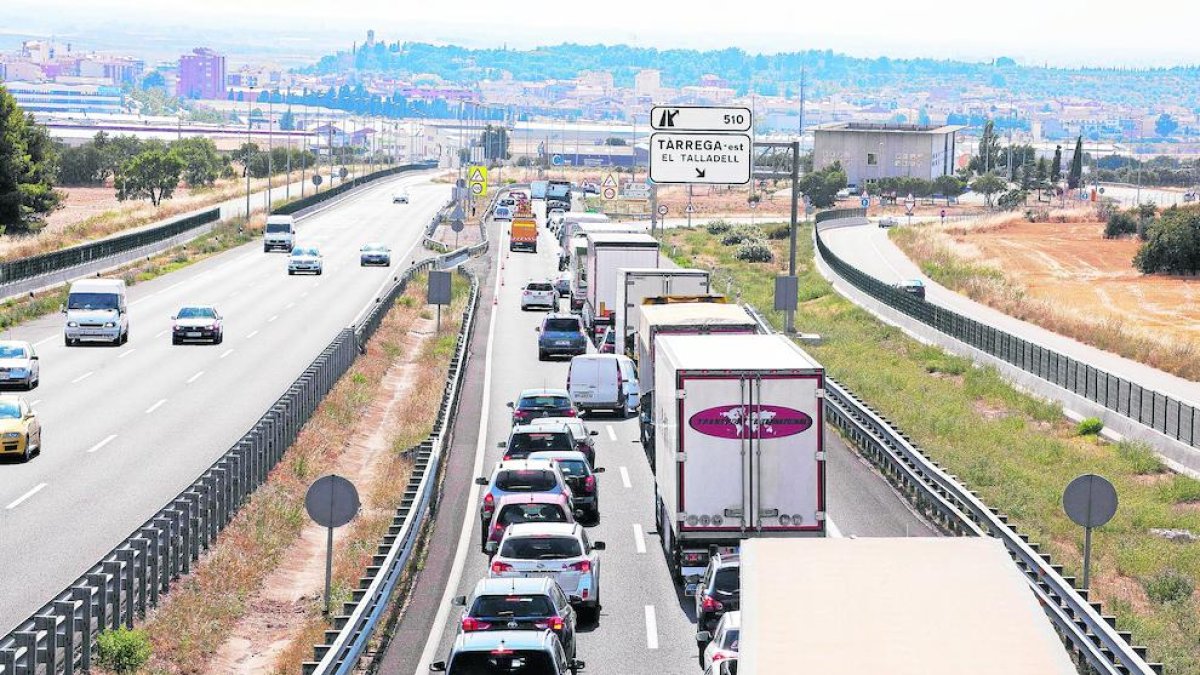 Cues a l'A-2 en una imatge d'arxiu.