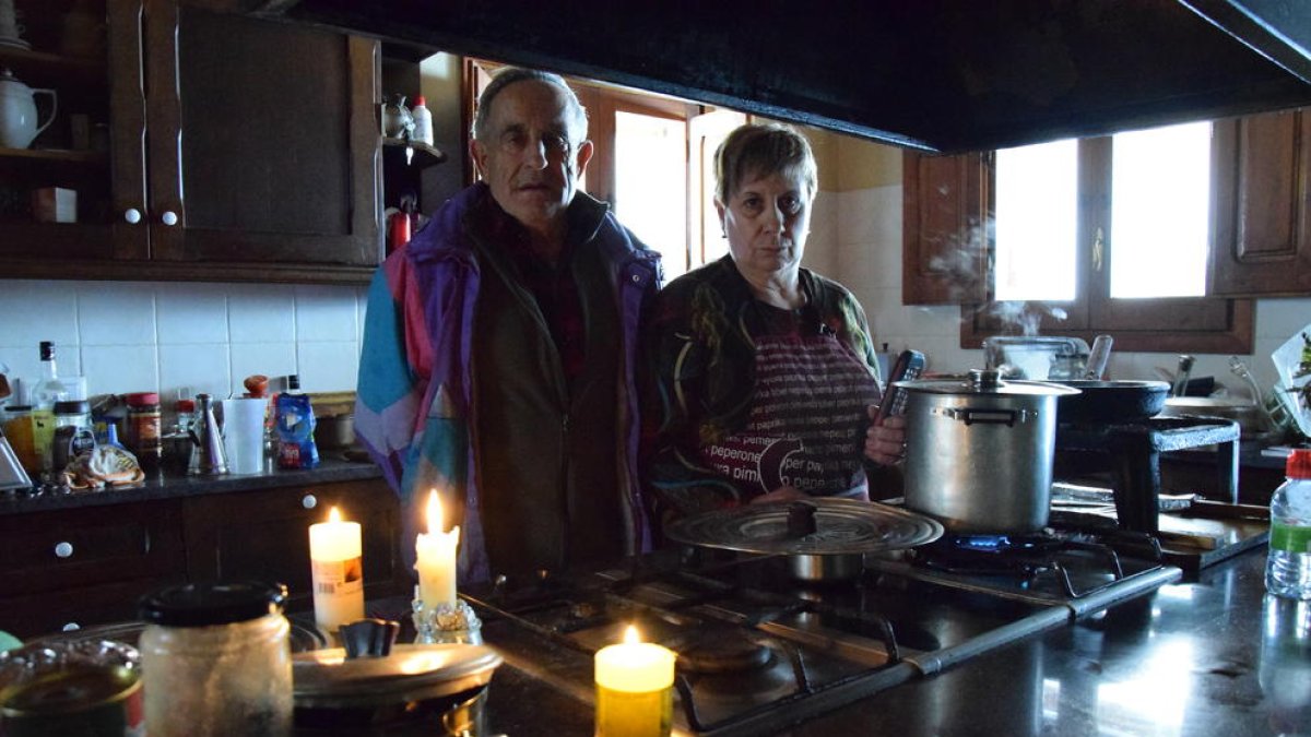 Martí Bentanachs y Rosa Coll ayer en la casa rural que regentan.