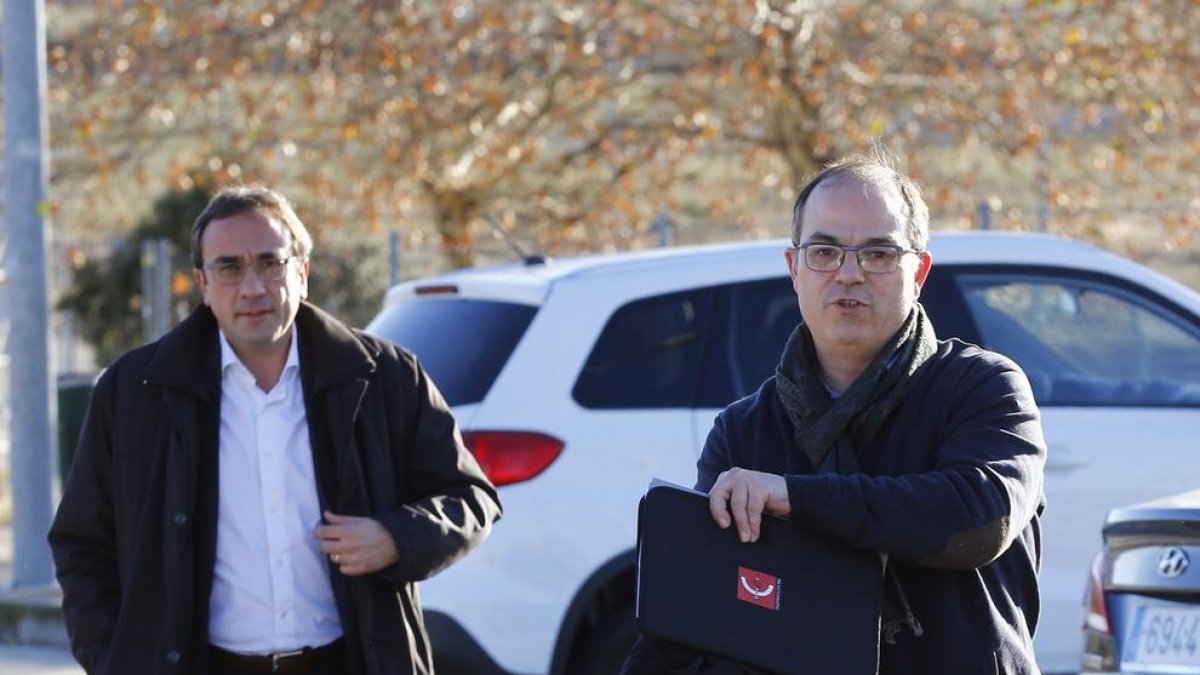 Josep Rull y Jordi Turull a su llegada a la cárcel de Soto del Real donde visitaron a los Jordis.