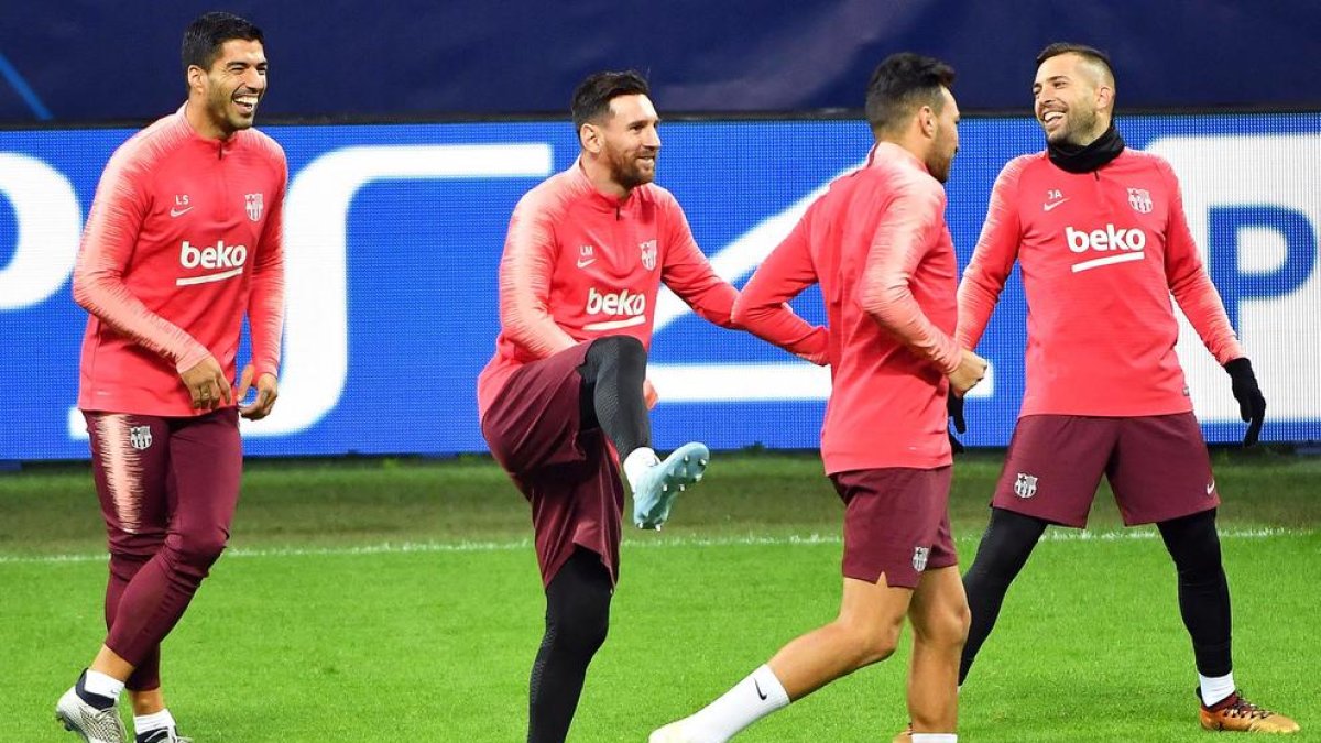 Messi es va entrenar amb la resta de la plantilla a Milà la vigília del partit contra l’Inter.