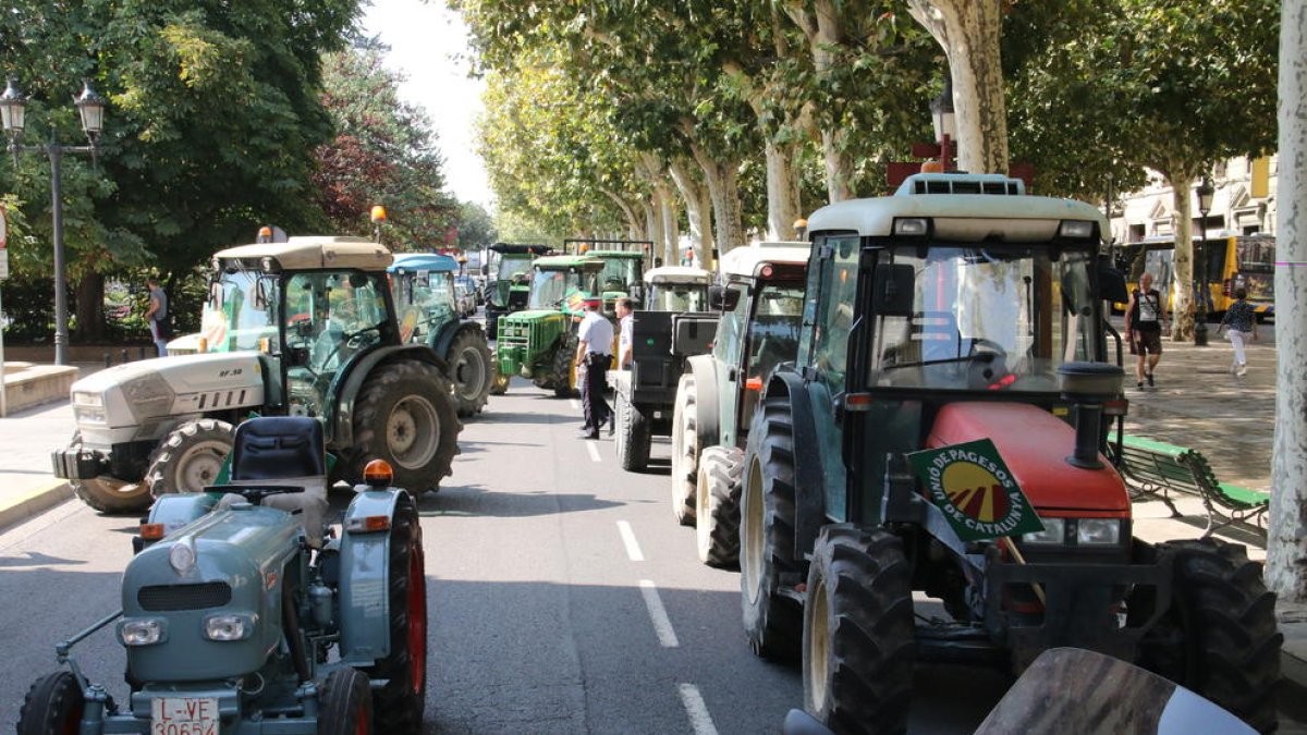 Tractorada l’any passat per protestar contra la venda a pèrdues.