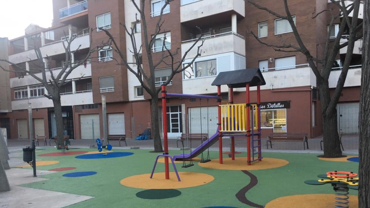 La zona de los juegos infantiles de la plaza Tarascón.