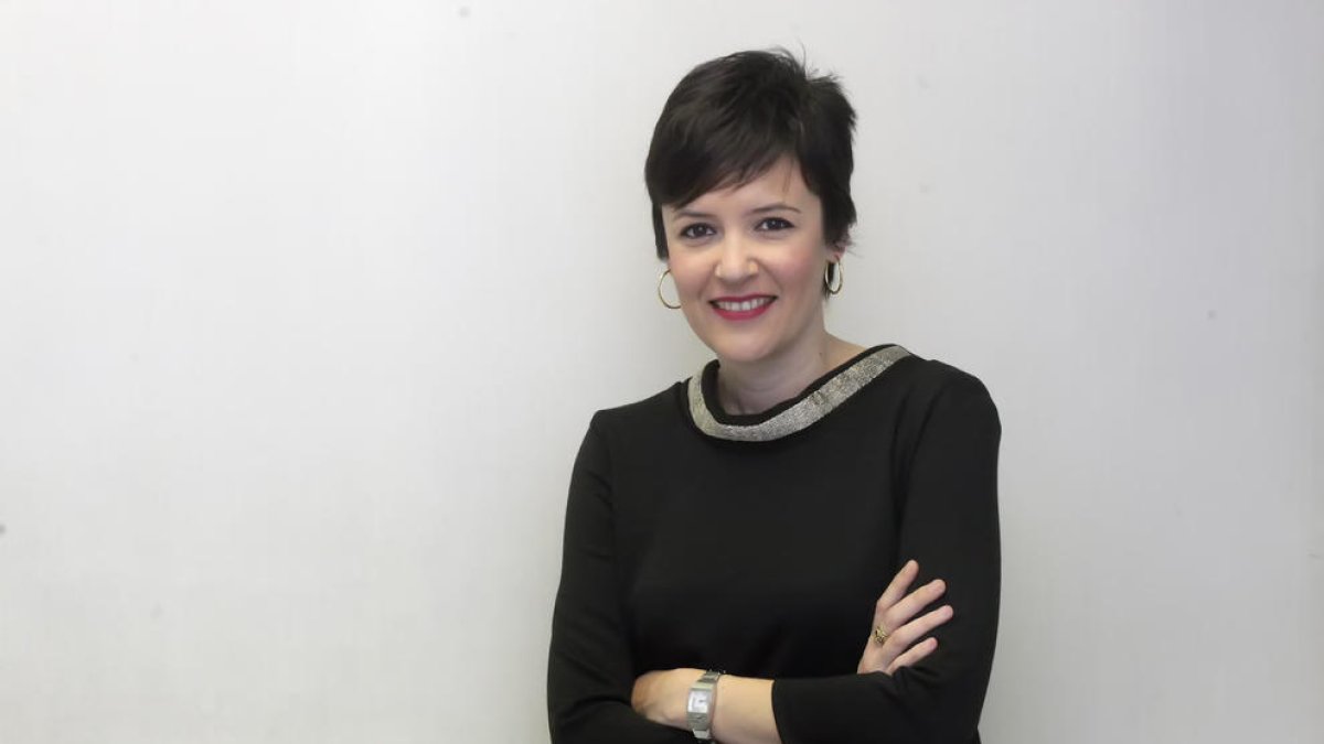 La leridana Ares Escribà dirige el programa ‘Connecti.cat’, que se emite por Lleida TV.