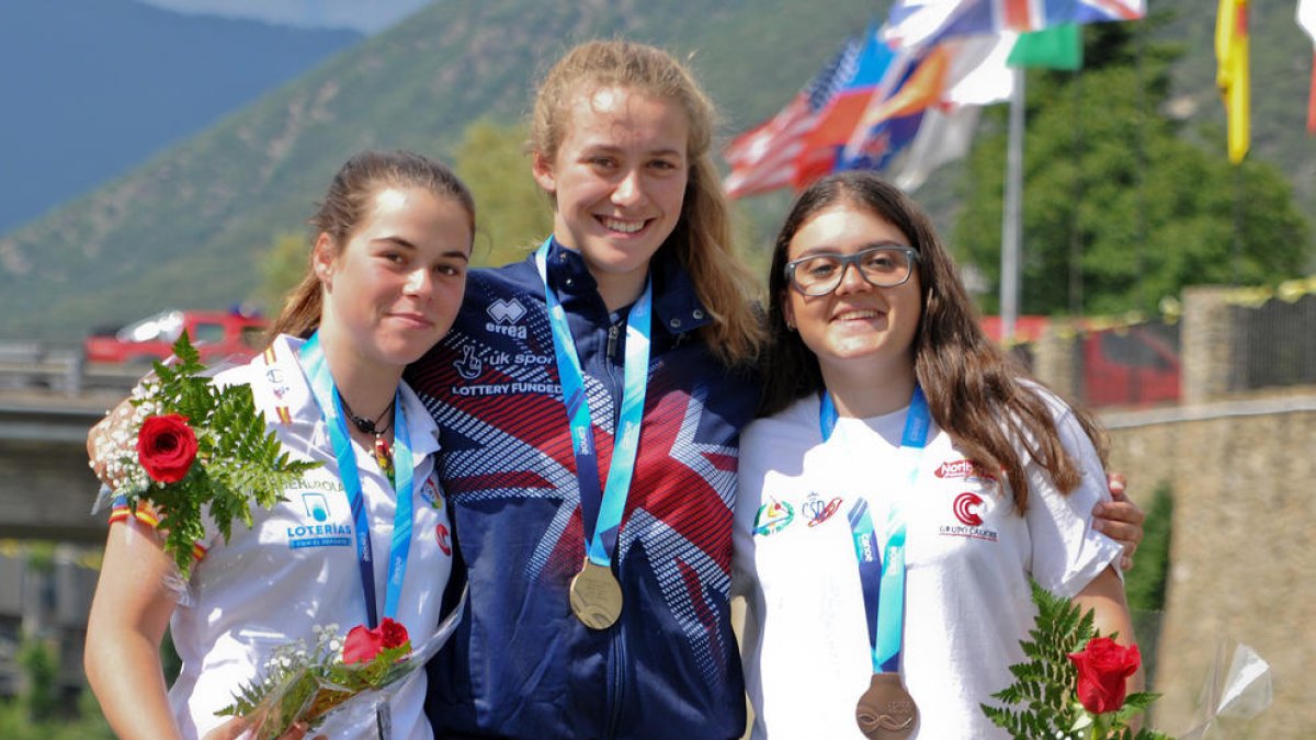 Ona Baró (izquierda) y Arboló Rafel (derecha) volvieron a subir al podio por segunda vez esta semana en la última jornada en Sort.