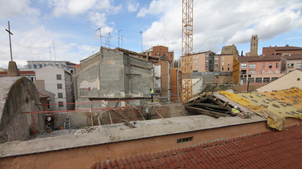 Imagen actual del oratorio dels Dolors, sin la cubierta.