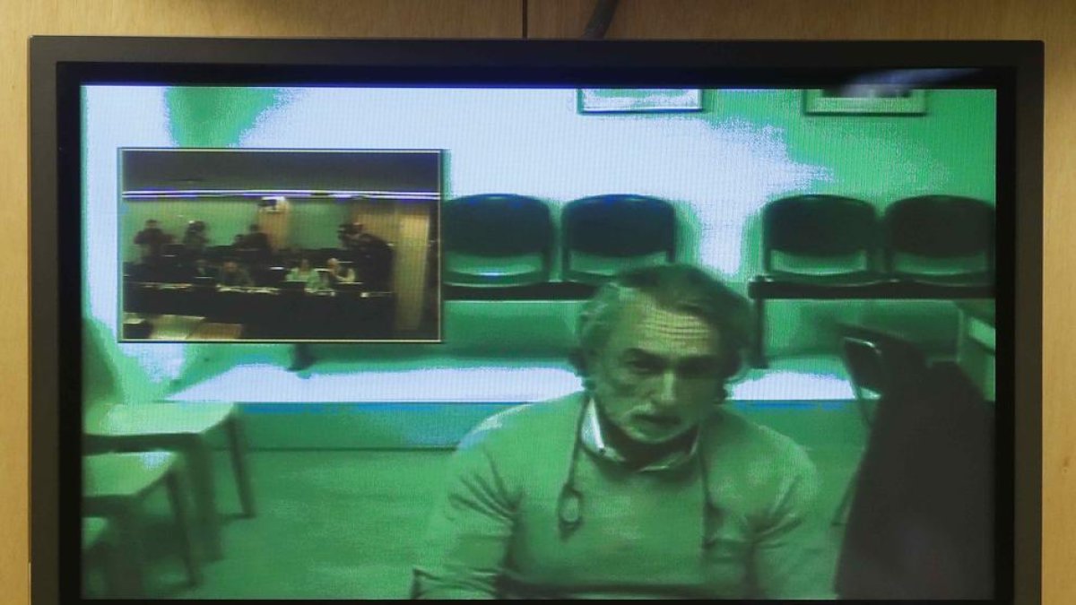 Francisco Correa, ayer, durante su declaración por videoconferencia desde la cárcel en el Congreso.