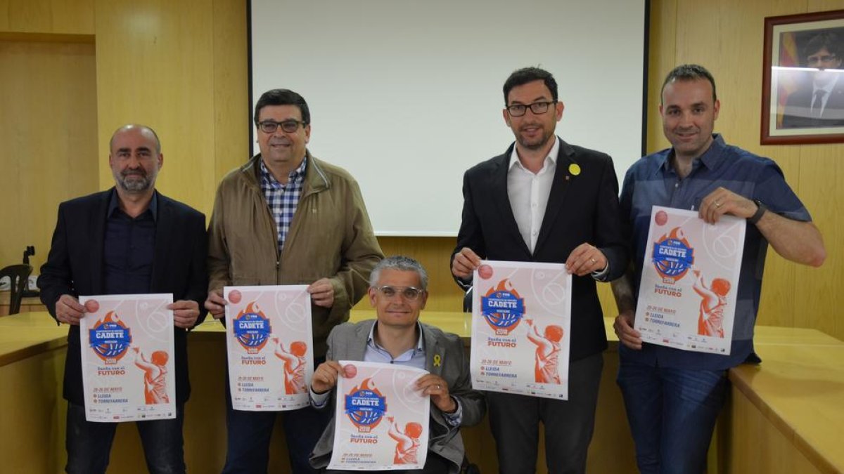 Jordi Latorre, al centre, ahir durant la presentació del Campionat d’Espanya a Torrefarrera.