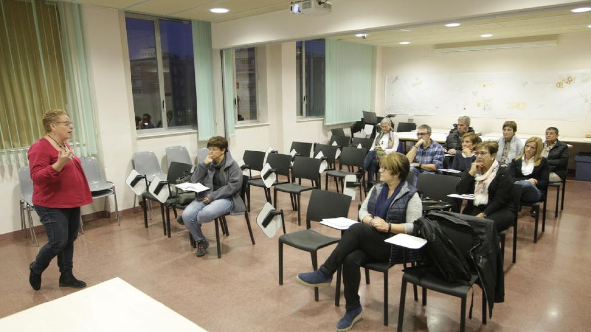 Presentación del proyecto a las entidades de Lleida ayer en la sede de FeSalut.
