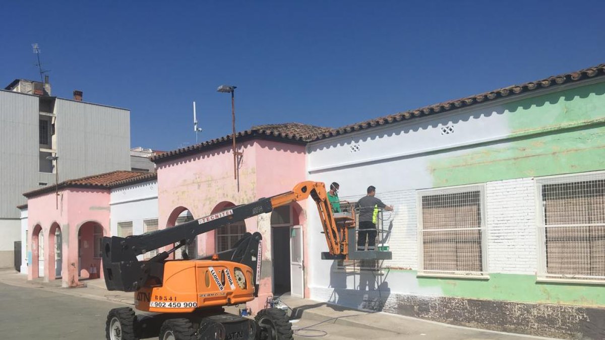 Els treballs que es duen a terme en edificis d’Alcarràs.