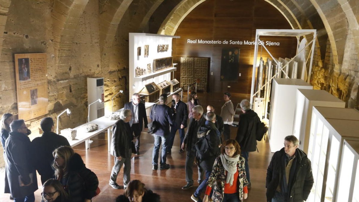 Els antics dormitoris de les monges acullen ara les obres que van sortir de Lleida l’11 de desembre.