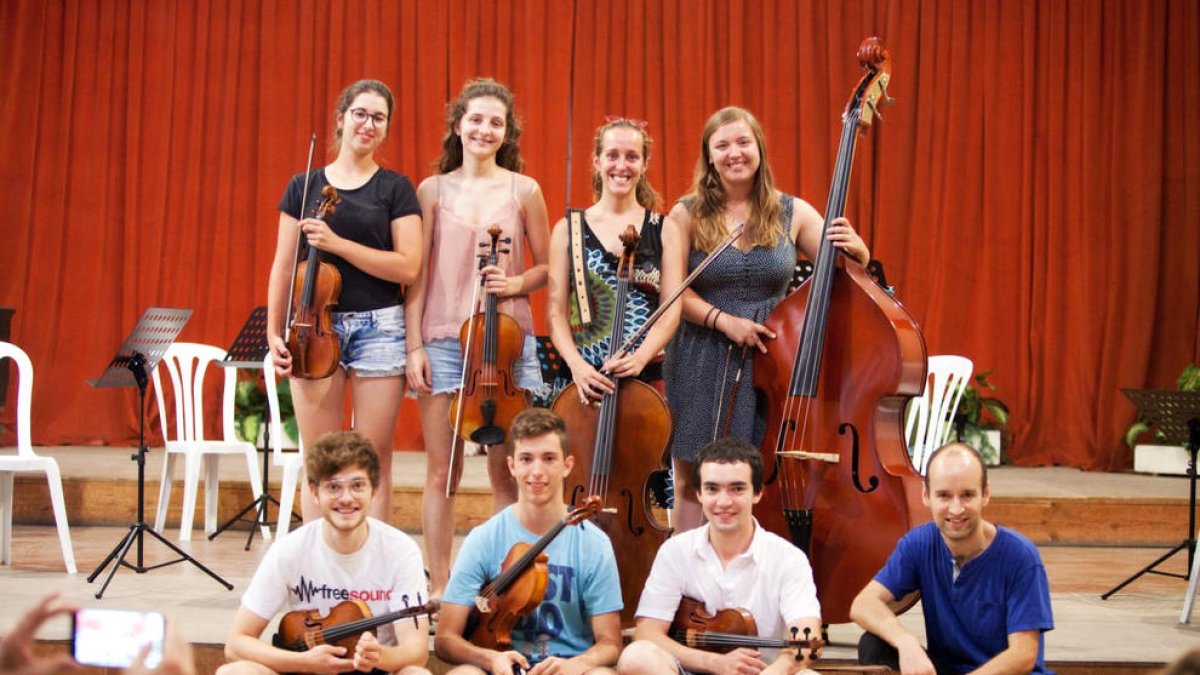 Un assaig amb part dels integrants de la nova Orquestra de Cambra de la Catalunya Interior.