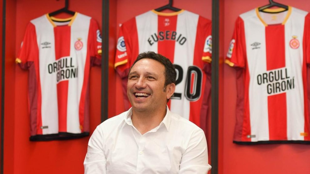 Eusebio Sacristán durante su presentación como técnico del Girona.