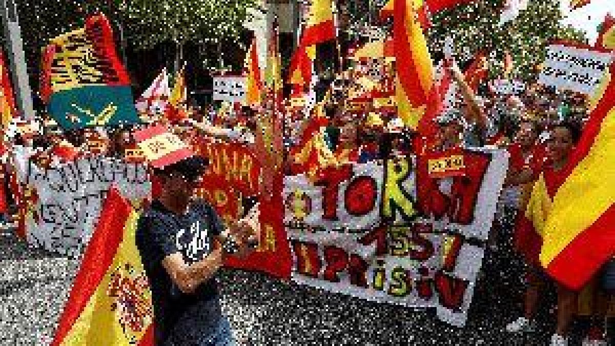 Manifestació a Barcelona per la unitat d'Espanya a dos dies de la Diada