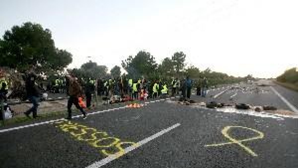 Els CDR aixequen els peatges de diverses autopistes en plena operació tornada
