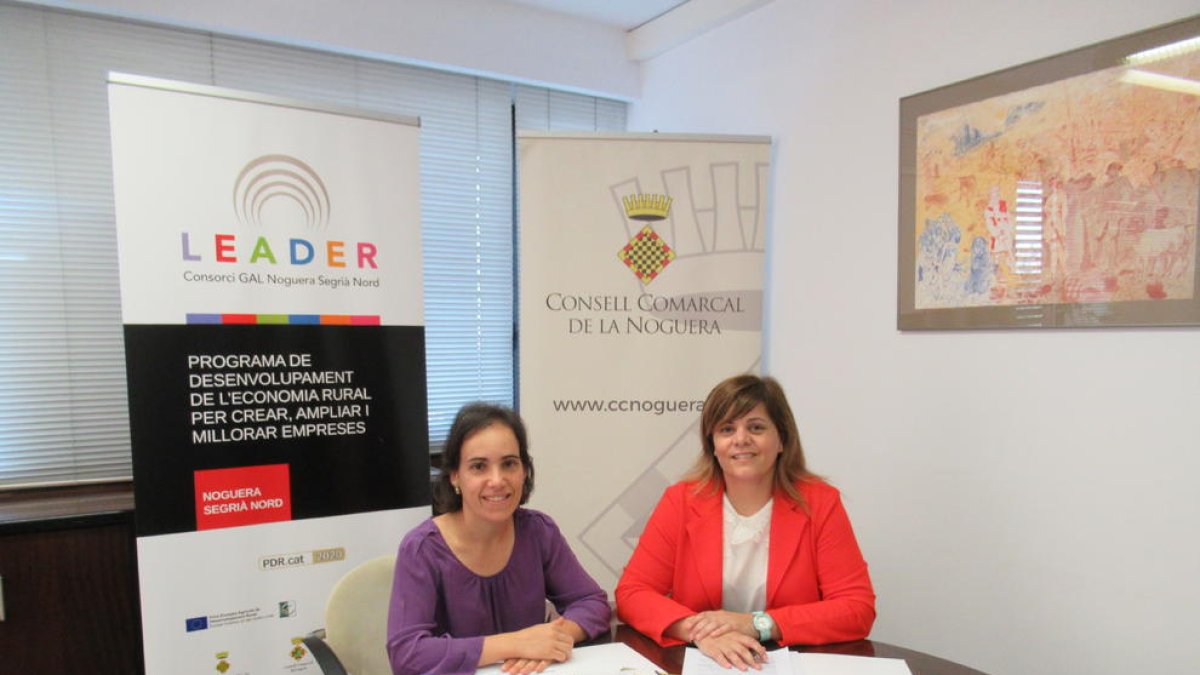 Cañadell con una técnica del consorcio Noguera-Segrià Nord.