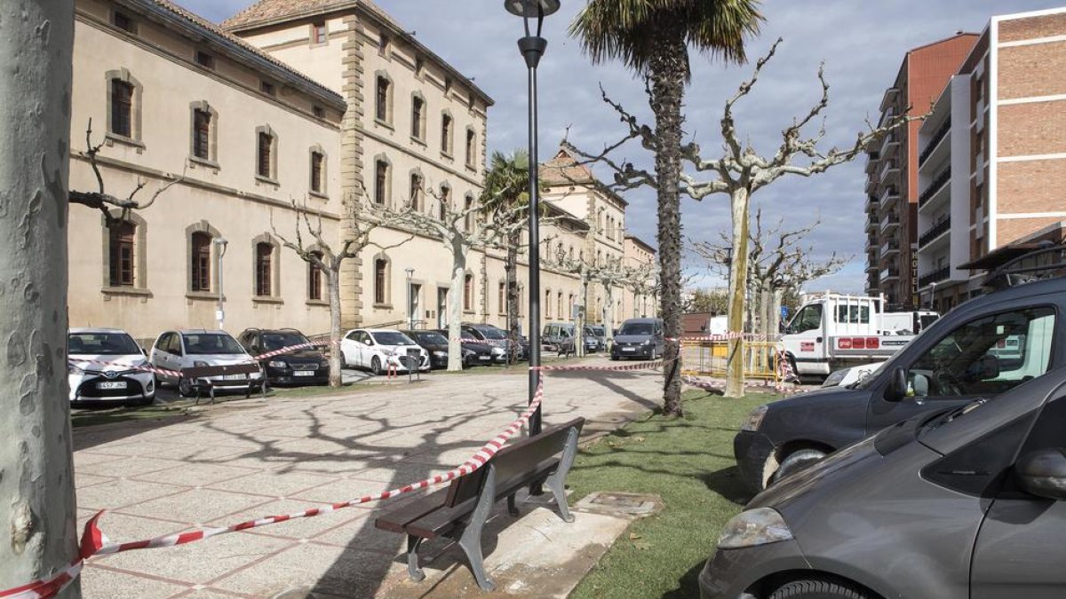 Aquesta setmana s’ha instal·lat gespa al passeig Jaume Balmes.