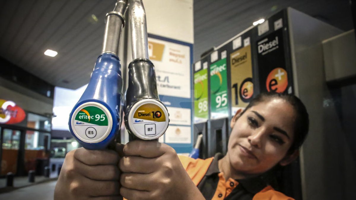 El nuevo etiquetado de los carburantes en las gasolineras provoca confusión