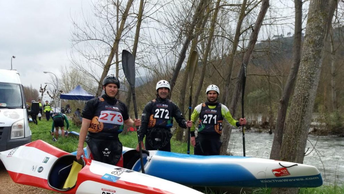Los palistas de la patrulla del Sícoris que logró el bronce.
