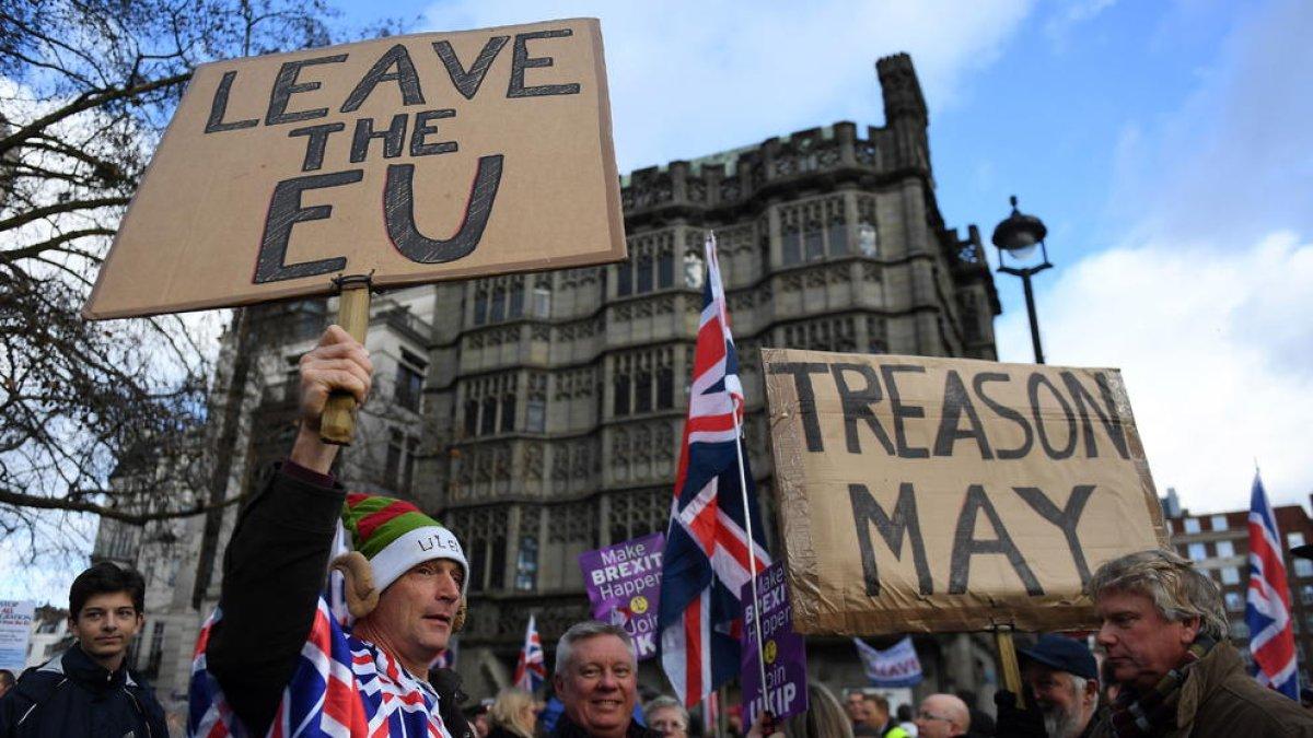 Manifestants a favor del Brexit, ahir pels carrers de Londres.