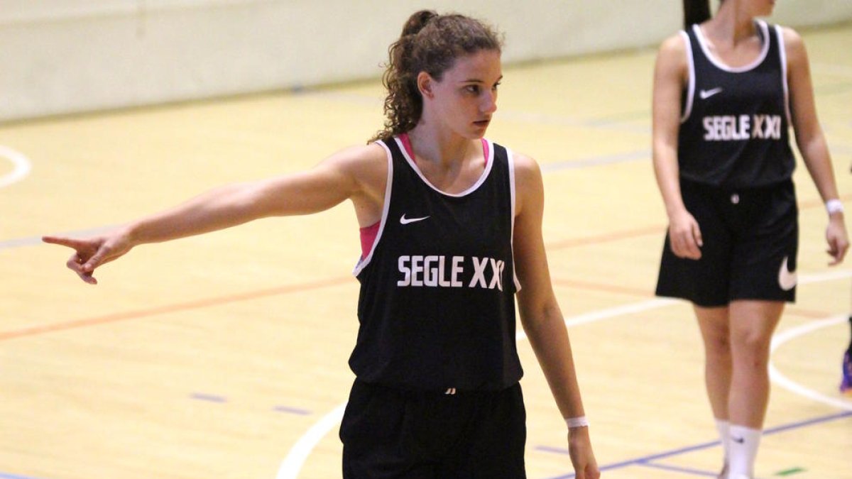 Anna Palma, durante un entrenamiento con el Segle XXI.