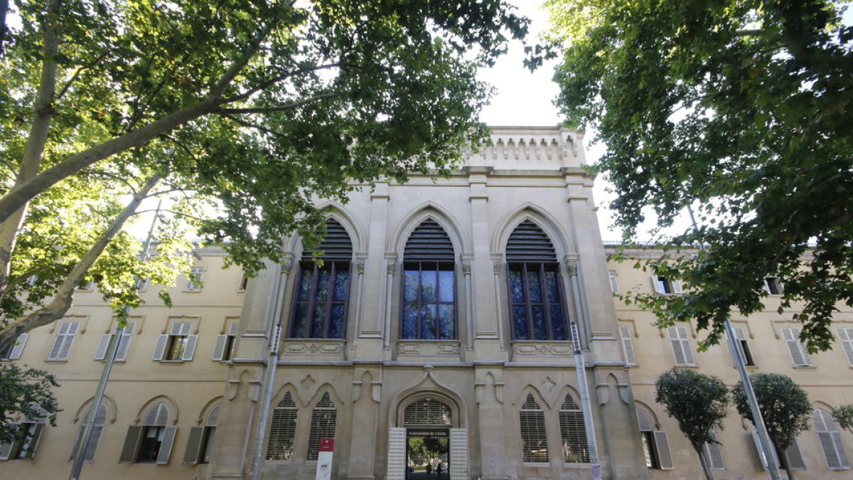 Imagen de la fachada exterior del Rectorado.