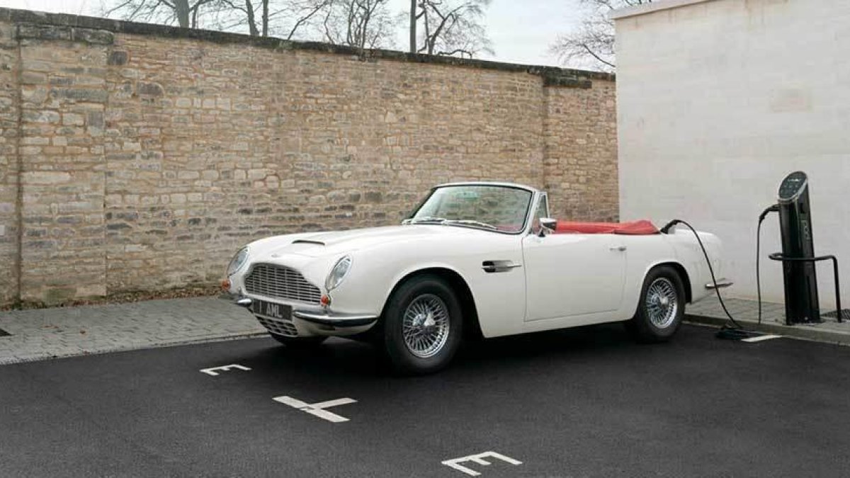 Els Aston Martin clàssics podran
ser elèctrics