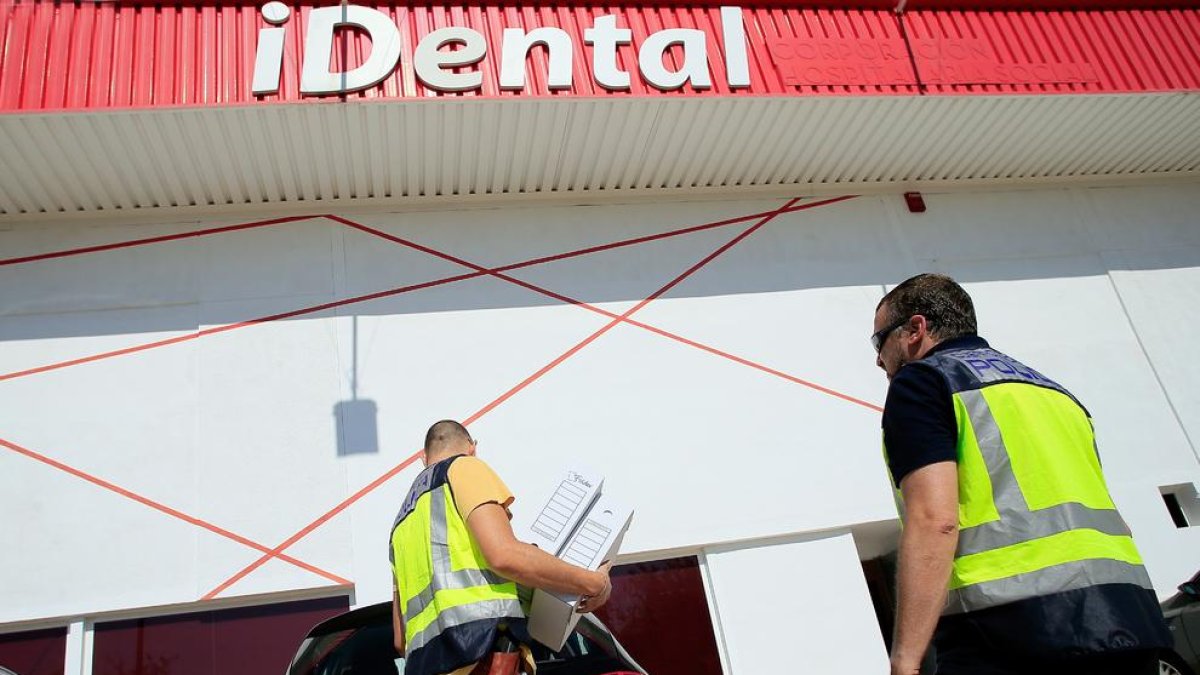 Detinguts els gestors d'iDental per intentar muntar una altra macroestafa