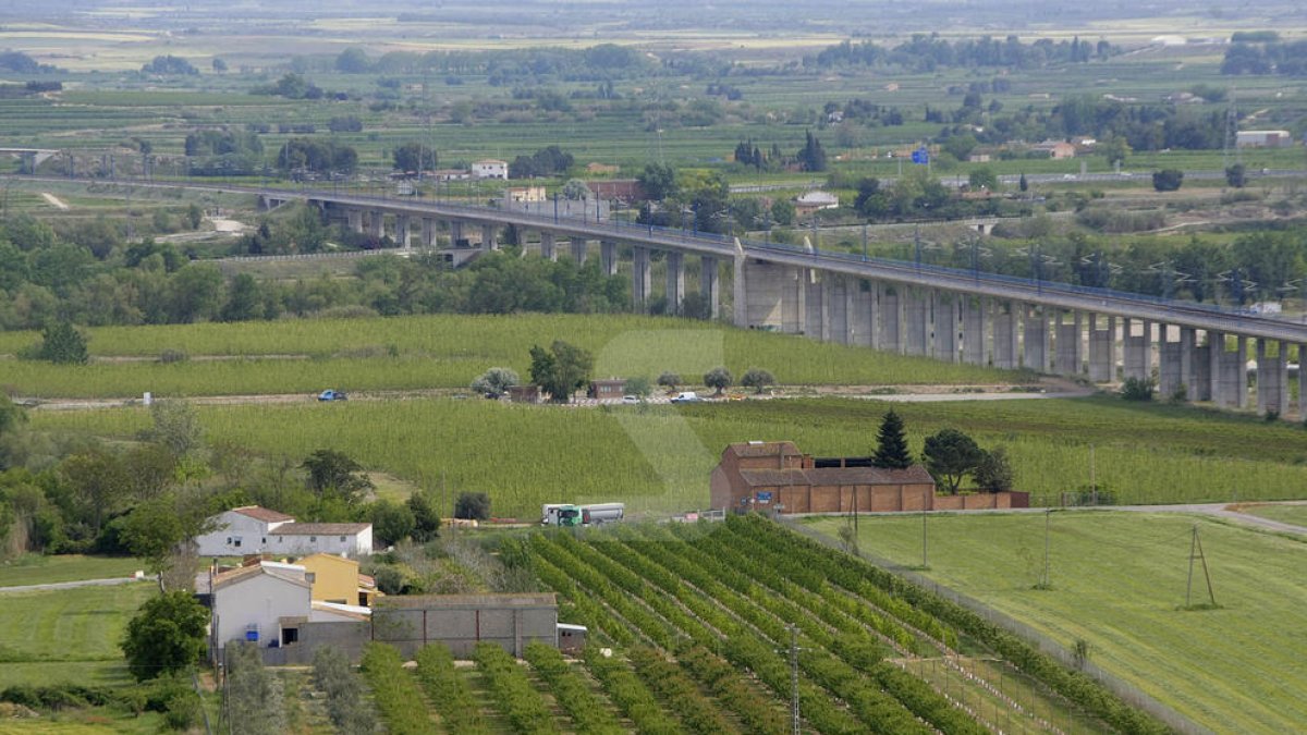 Quejas de nuevos vecinos de la huerta de Lleida a causa de los trabajos de los agricultores