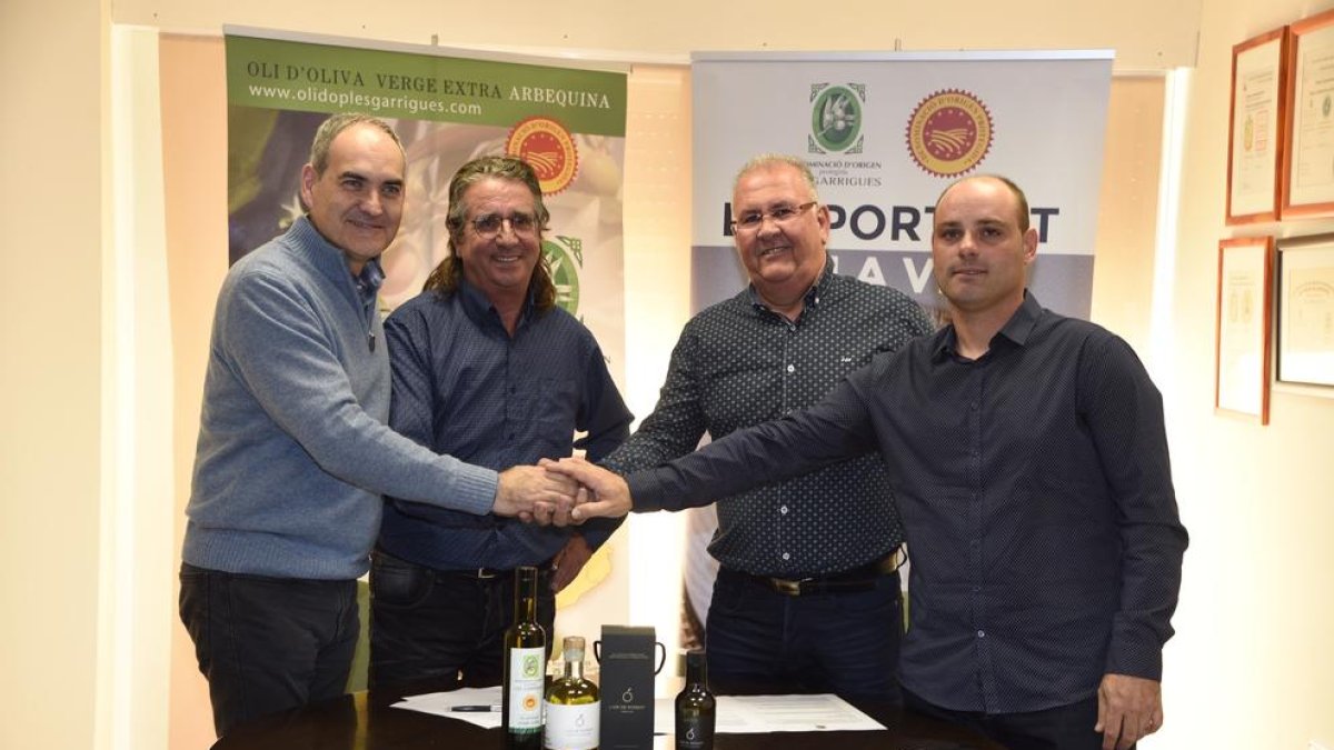 Firma de l’adhesió del Molí d’Alcanó a la DO les Garrigues.