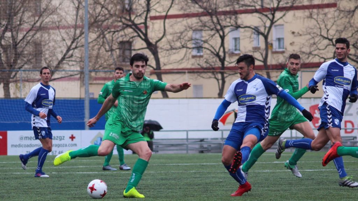 Xemi, en un partido con el Cornellà, ya es nuevo jugador del Lleida Esportiu.