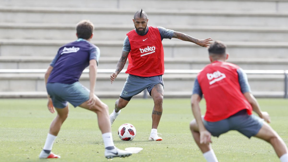 Valverde podrà comptar amb Arturo Vidal després que Coutinho ja pugui jugar com a comunitari.