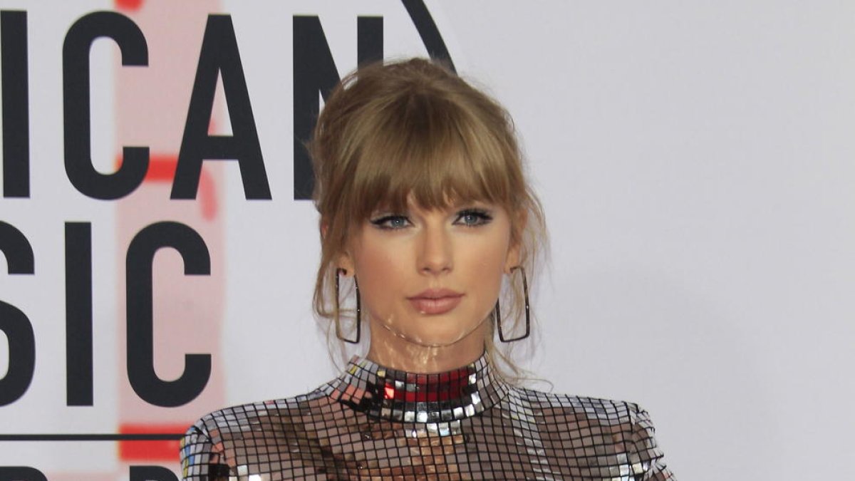 La cantant Taylor Swift, als American Music Awards a Los Angeles.