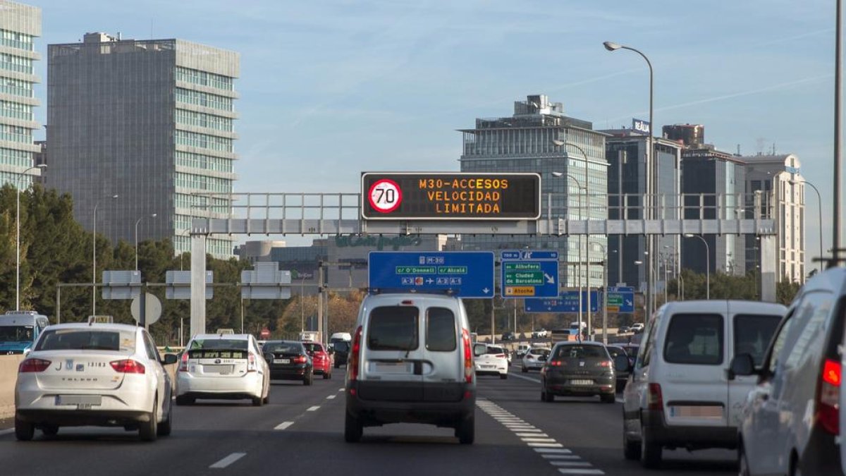 Los vehículos sin etiqueta ambiental no podrán circular este miércoles por Madrid centro ni por la M-30